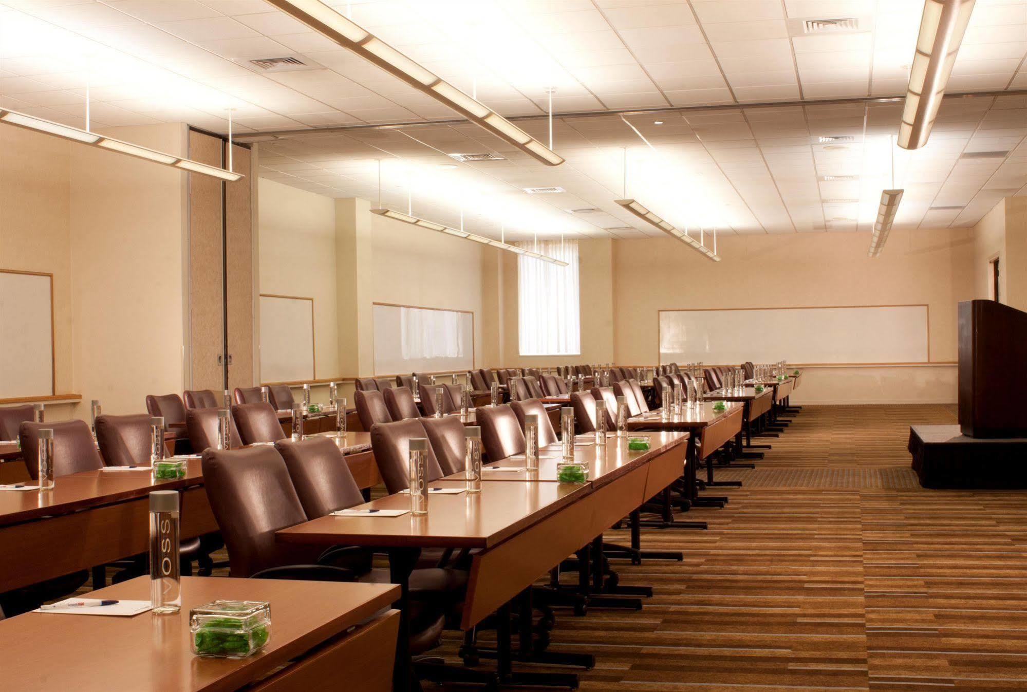 Hilton Garden Downtown Hotel 3*